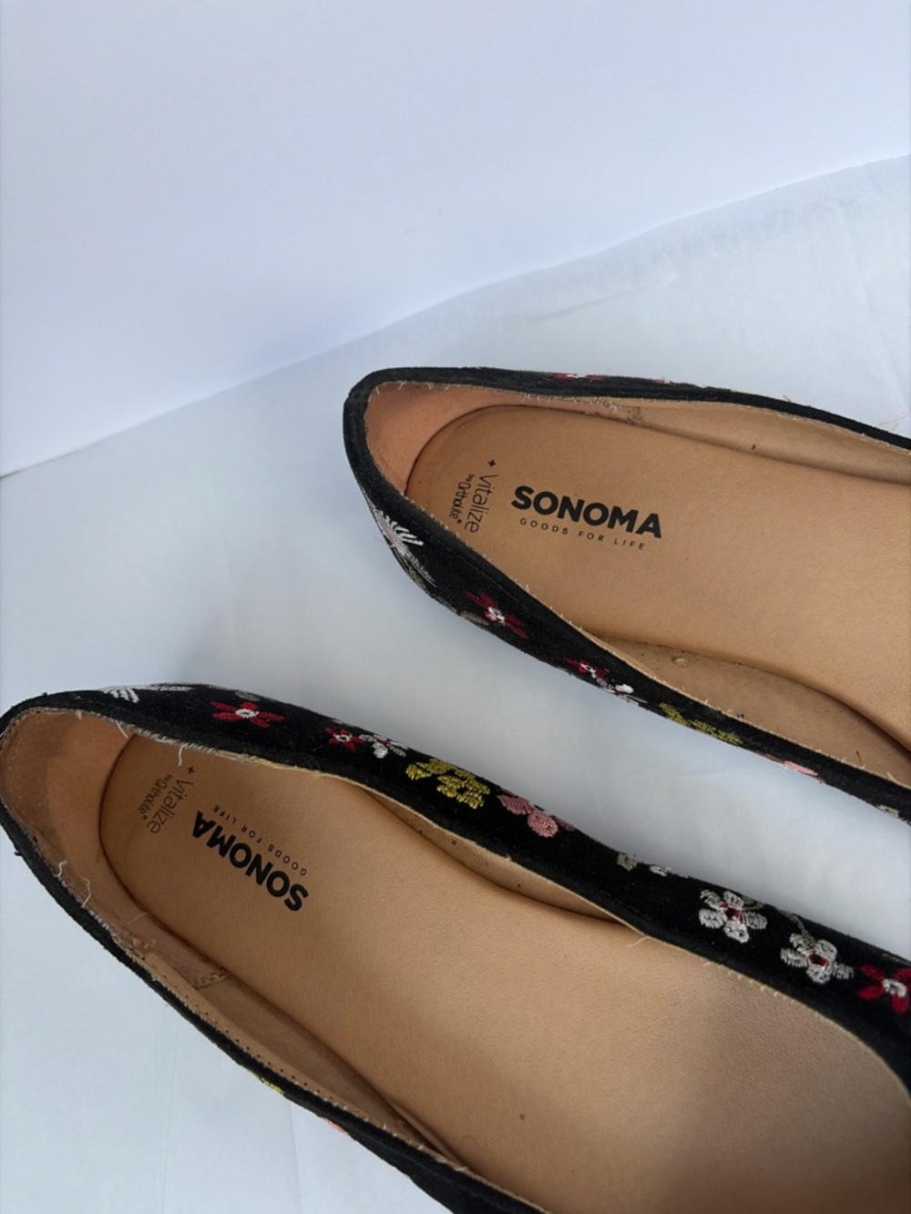 Kohl's Black Floral Embroidered Ballet Flats - Picture 4 of 7